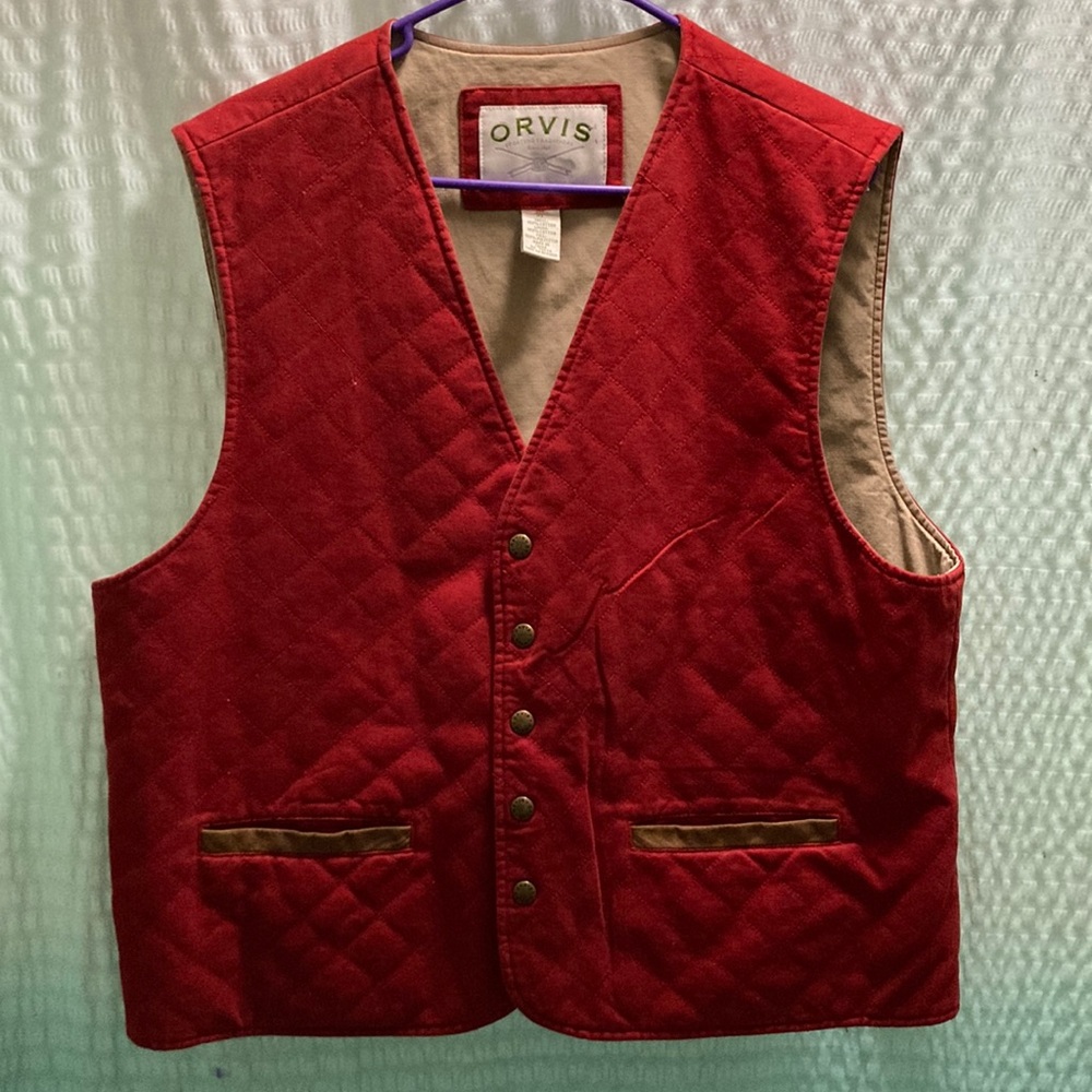 Orvis Vest. Sporting Goods. Red like new XL